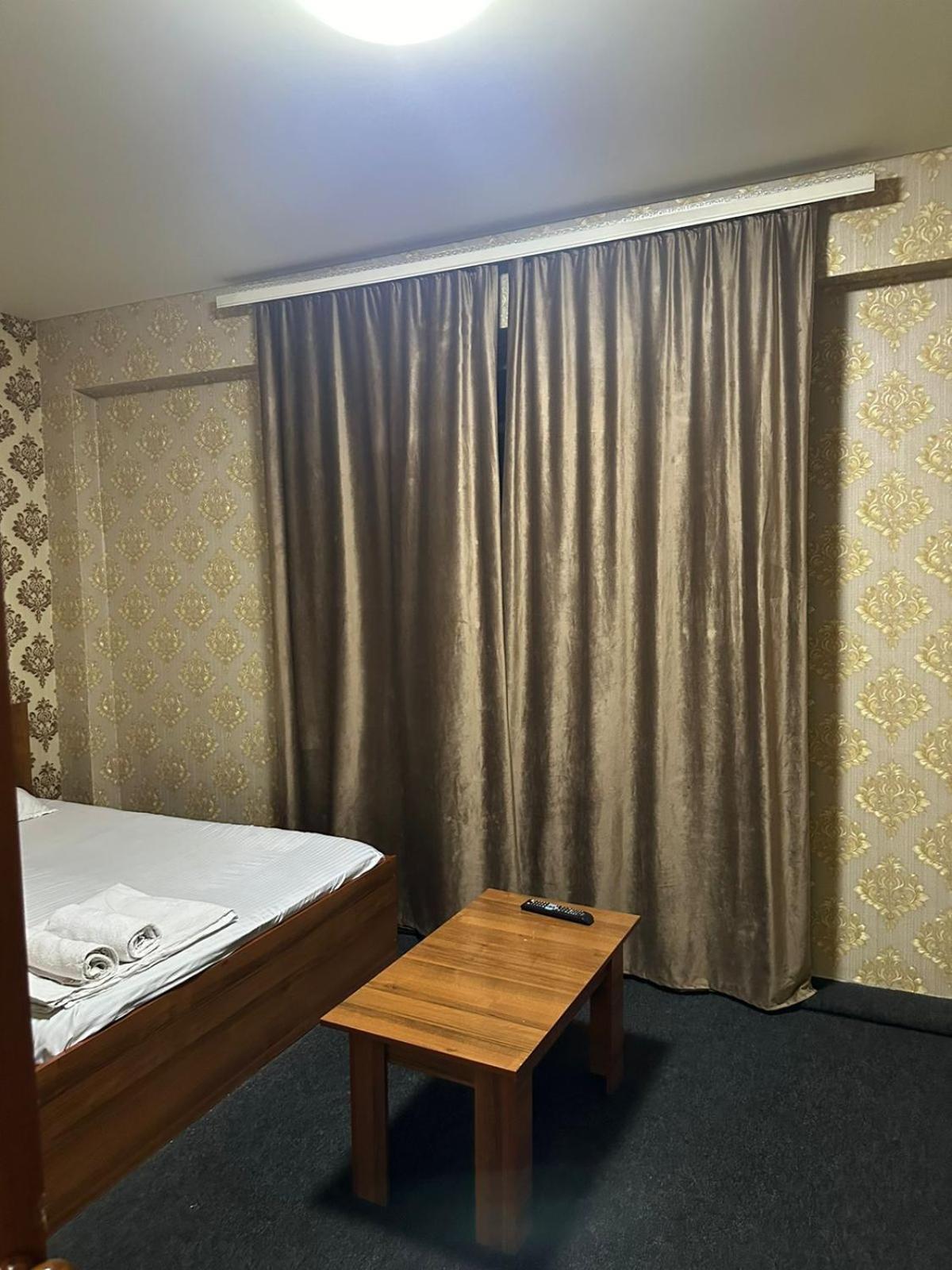 Пана Hotel Alma-Ata Buitenkant foto