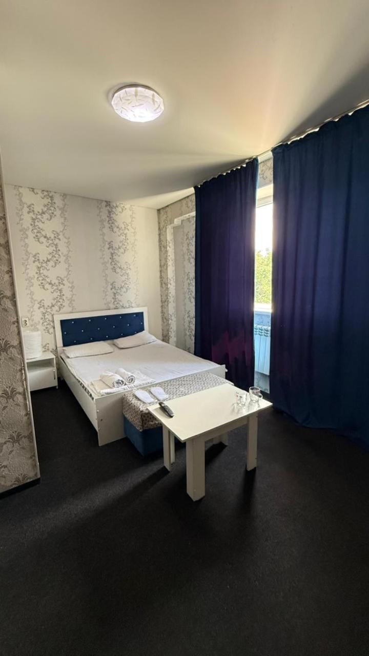 Пана Hotel Alma-Ata Buitenkant foto