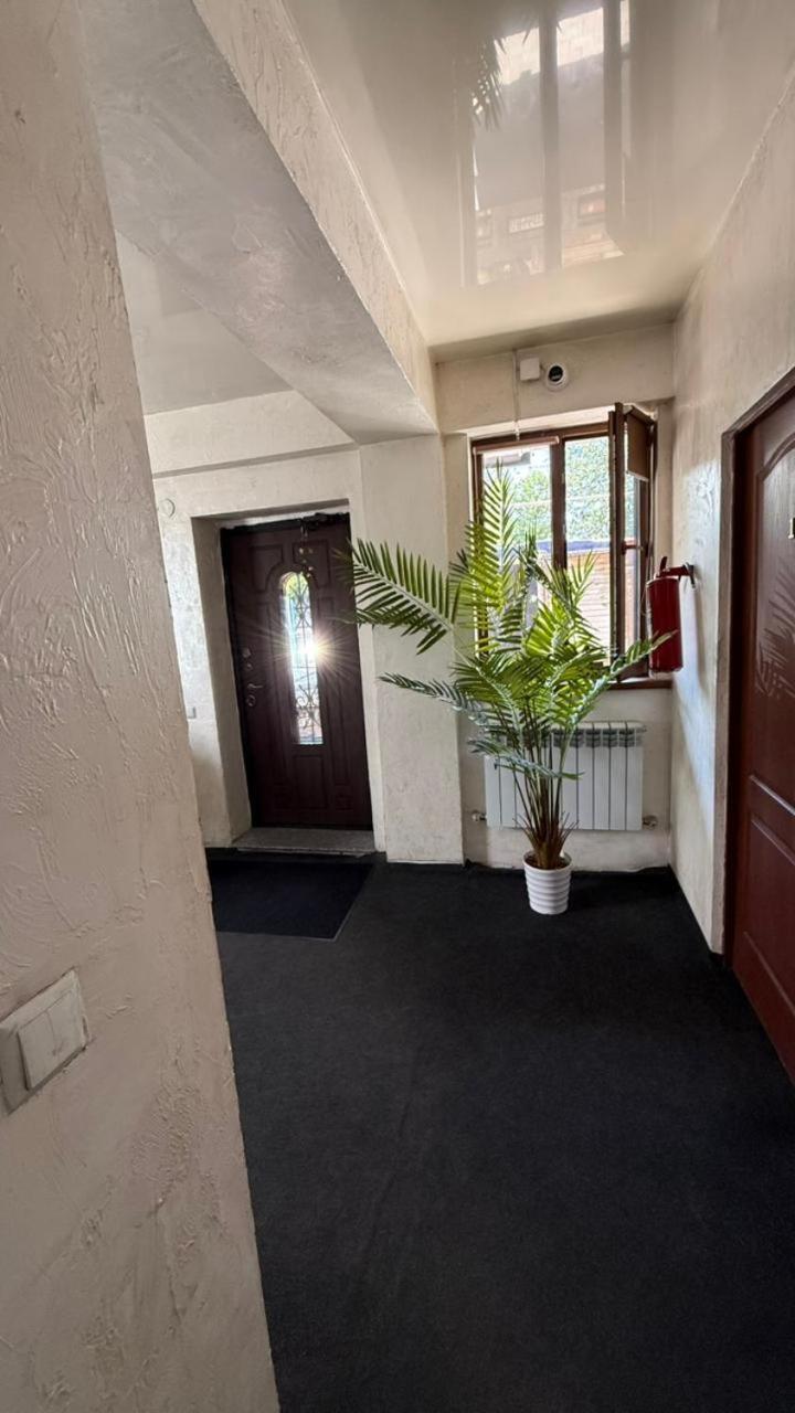 Пана Hotel Alma-Ata Buitenkant foto